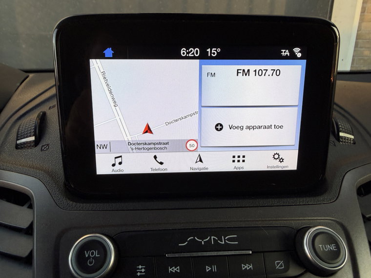 Vehicle Image 8