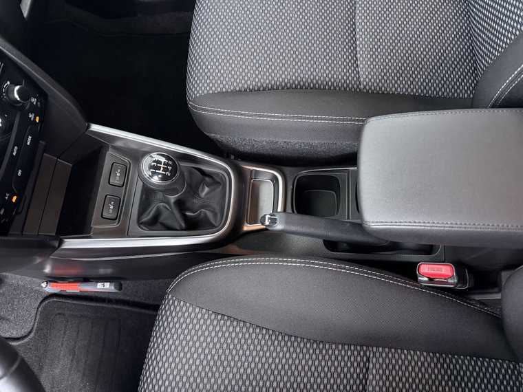 Vehicle Image 32