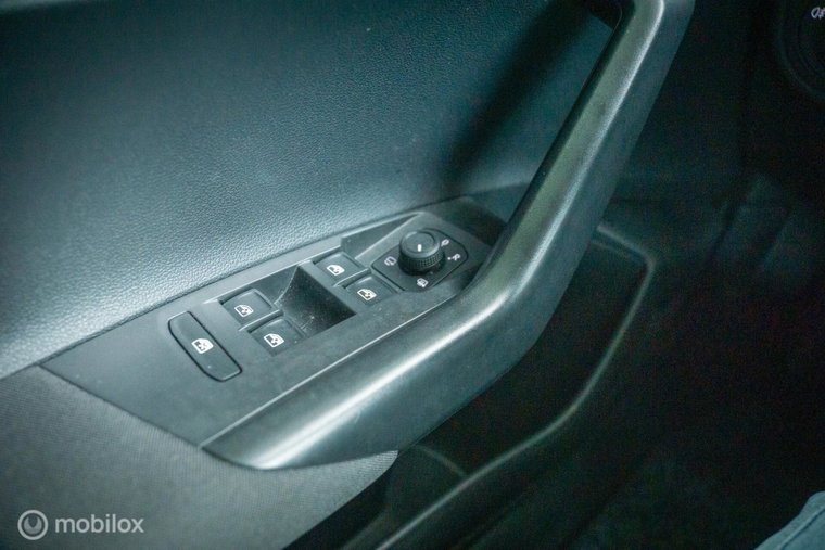 Vehicle Image 37