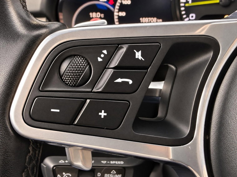 Vehicle Image 40