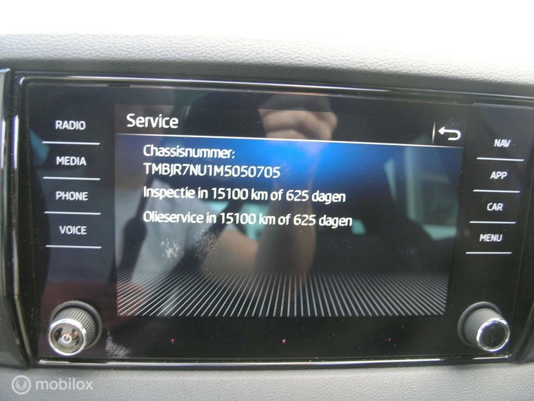 Vehicle Image 32