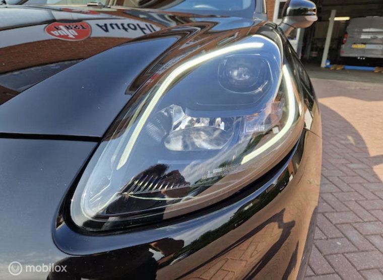 Vehicle Image 7