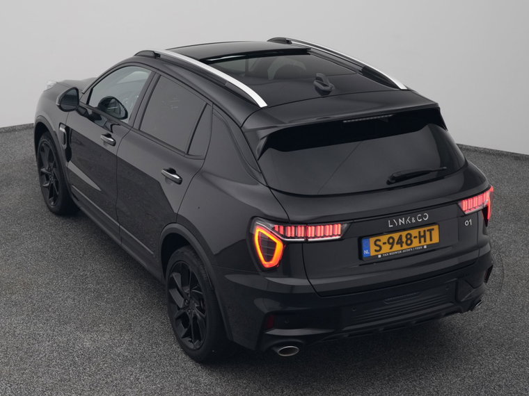 Vehicle Image 25