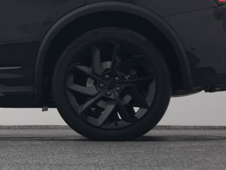 Vehicle Image 40