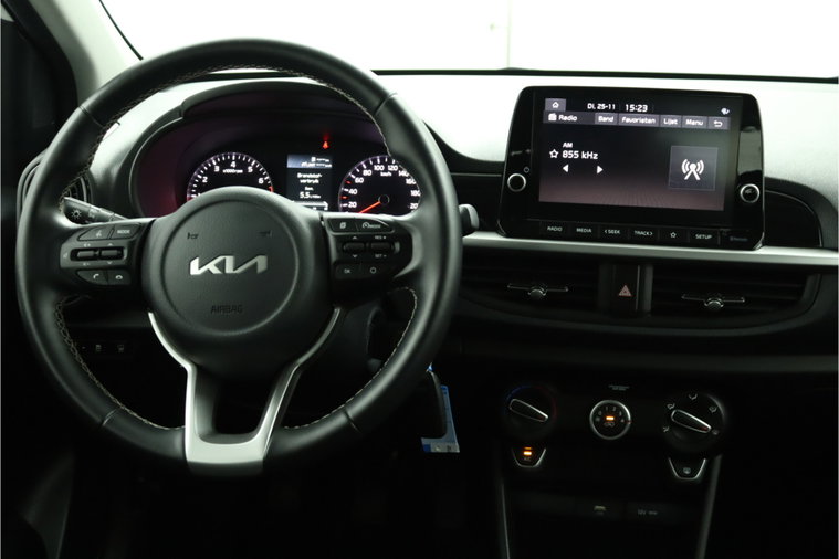 Vehicle Image 32
