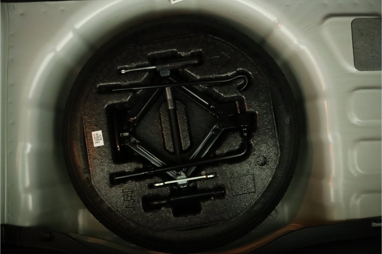 Vehicle Image 37