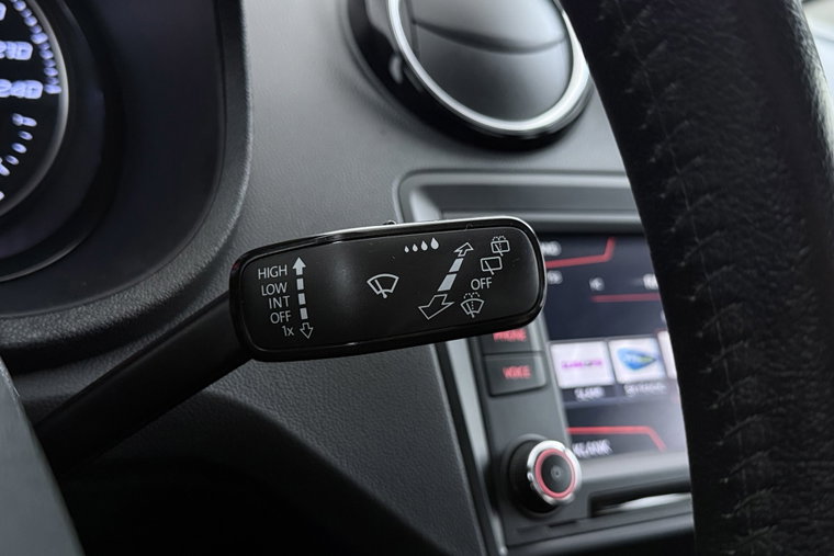 Vehicle Image 28