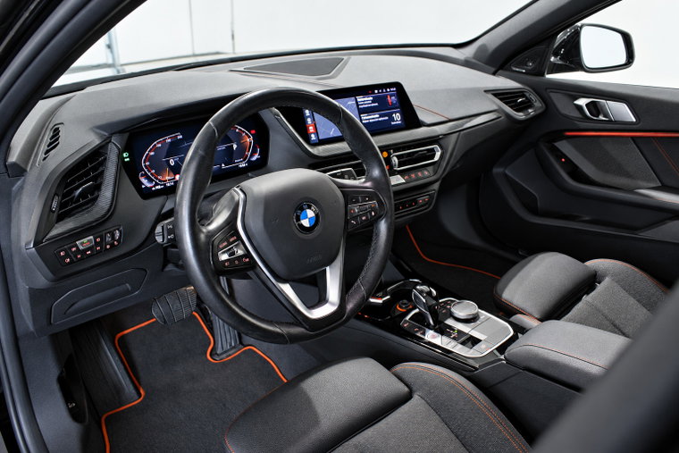 Vehicle Image 11
