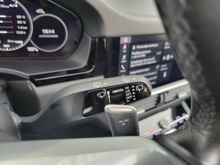 Vehicle Image 32