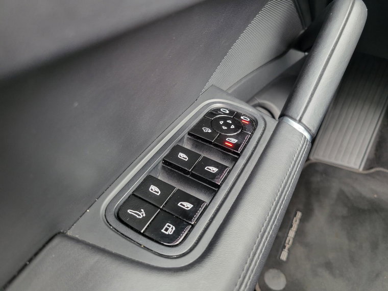 Vehicle Image 35