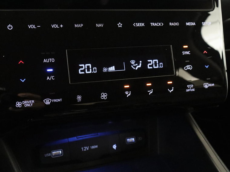 Vehicle Image 25