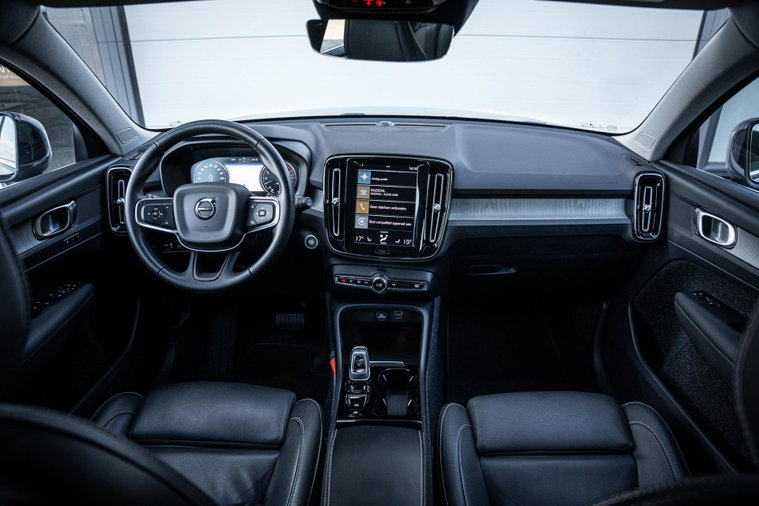 Vehicle Image 22