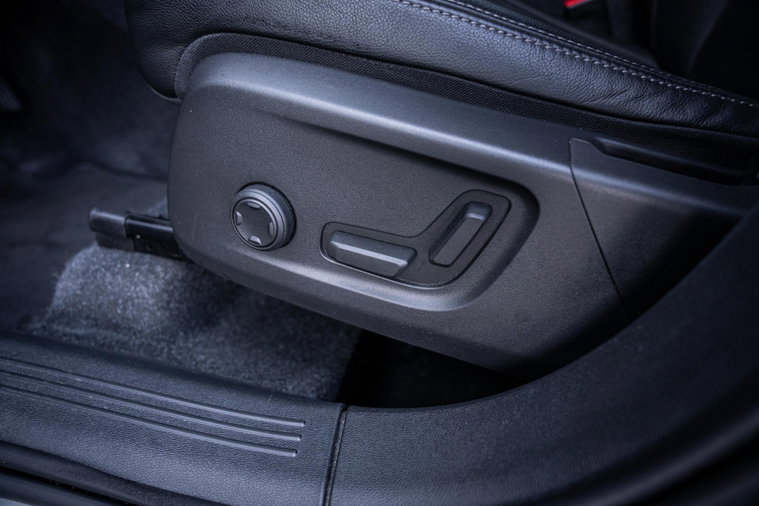 Vehicle Image 36