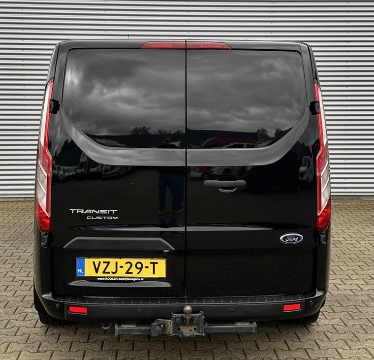 Vehicle Image 13