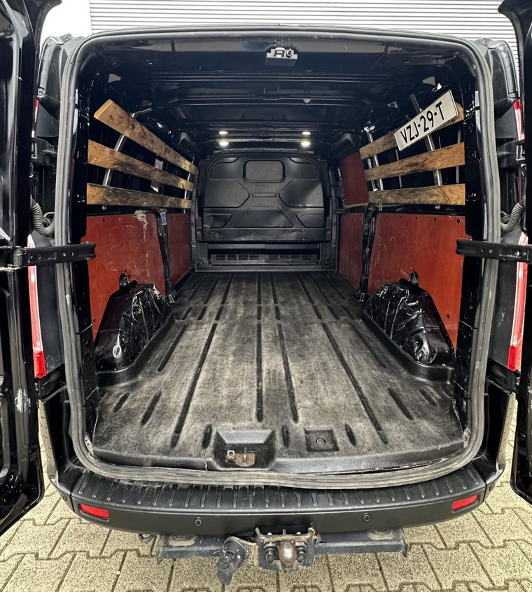 Vehicle Image 14