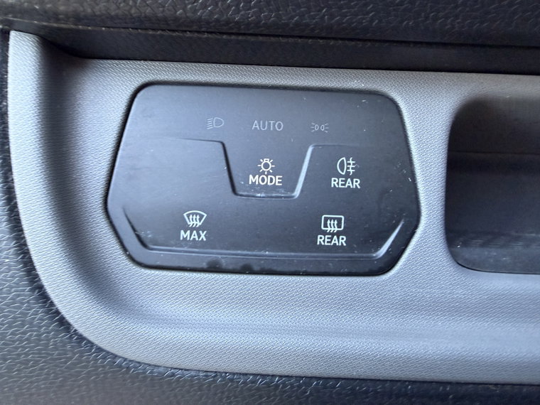 Vehicle Image 38