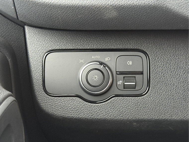 Vehicle Image 28