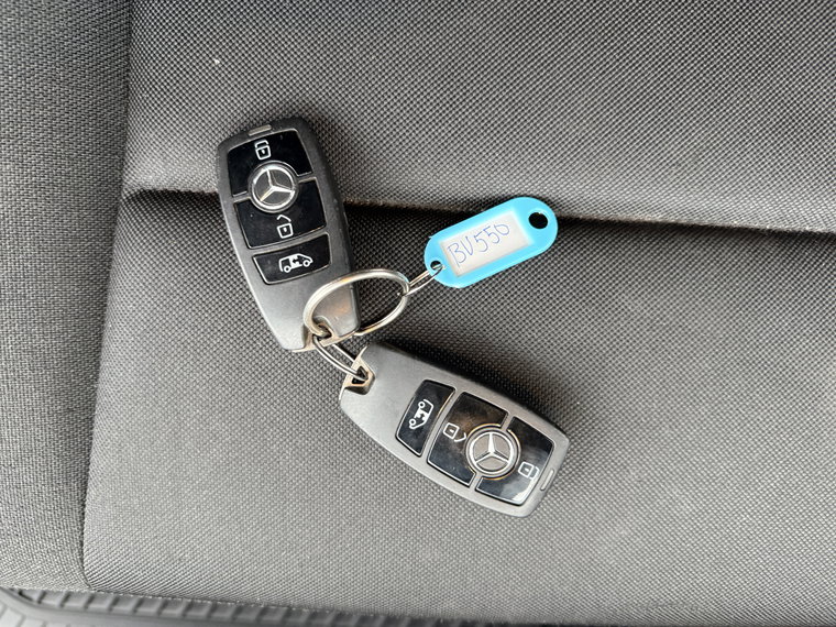 Vehicle Image 32