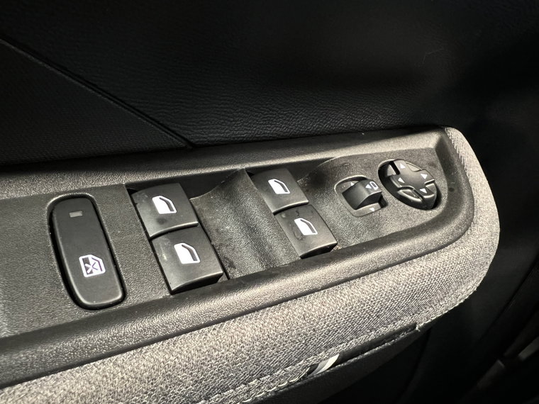 Vehicle Image 26