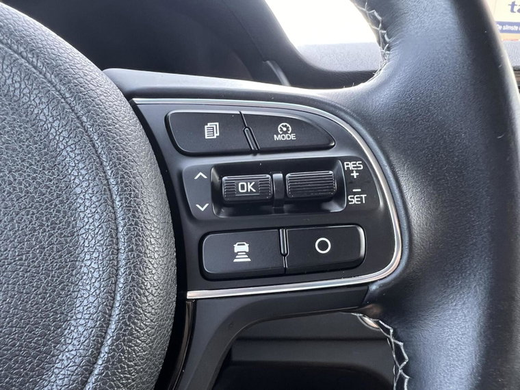 Vehicle Image 40