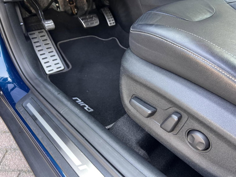 Vehicle Image 45