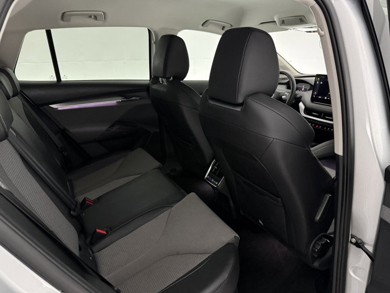 Vehicle Image 36