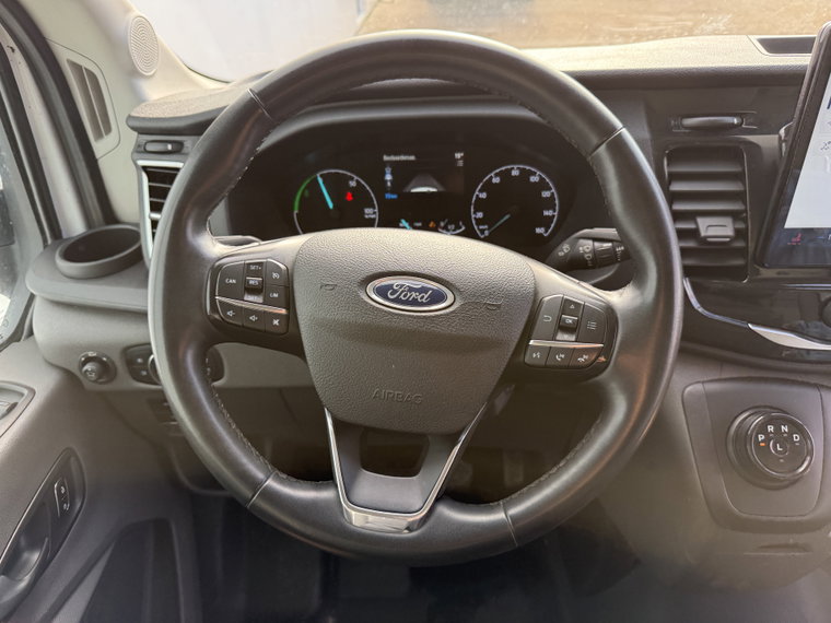 Vehicle Image 25