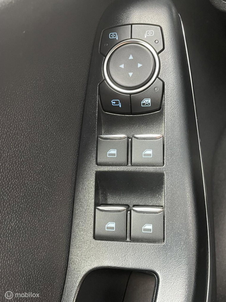 Vehicle Image 56