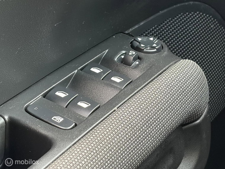 Vehicle Image 39