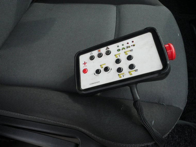 Vehicle Image 15