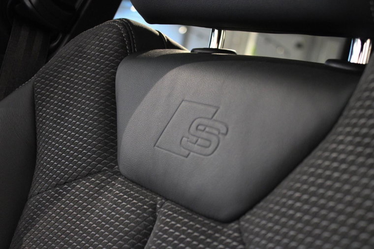 Vehicle Image 36