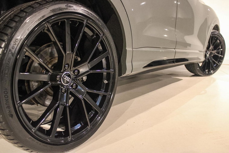 Vehicle Image 8