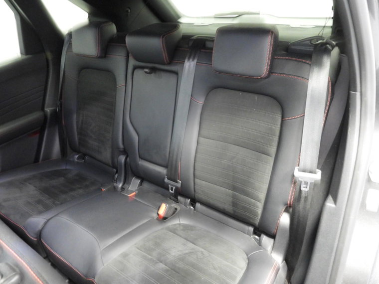 Vehicle Image 32