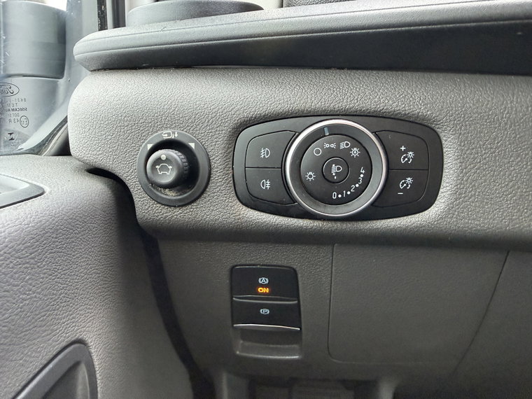 Vehicle Image 26
