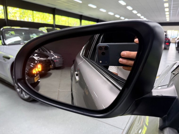 Vehicle Image 35