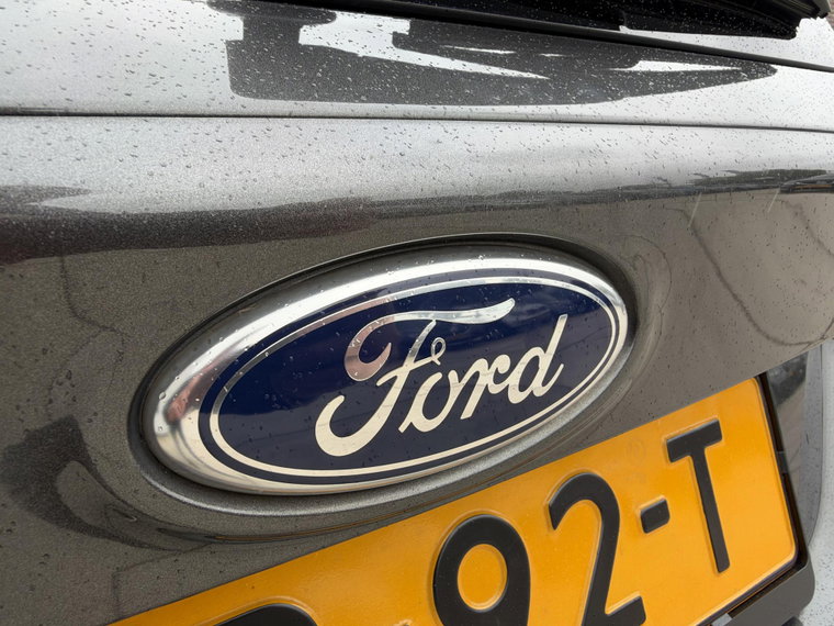 Vehicle Image 35