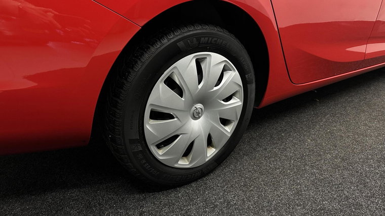 Vehicle Image 15