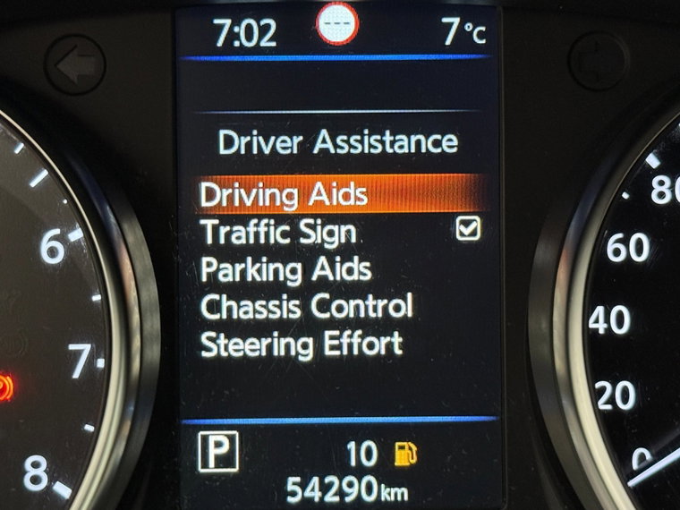 Vehicle Image 25