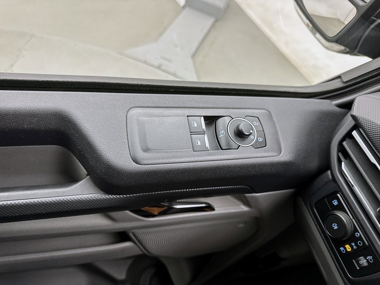 Vehicle Image 27