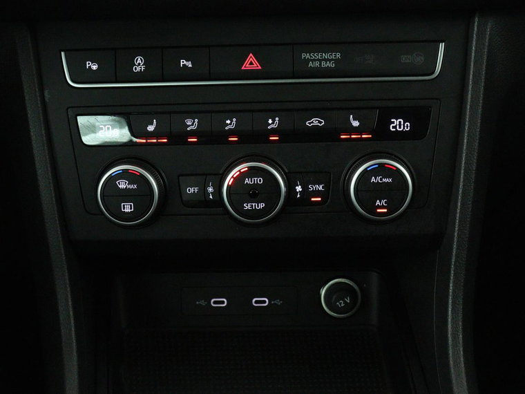 Vehicle Image 29