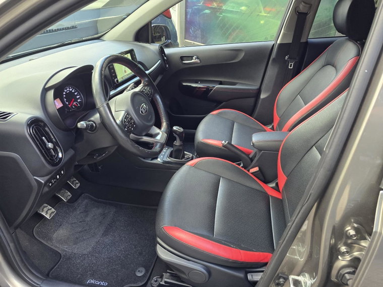 Vehicle Image 16