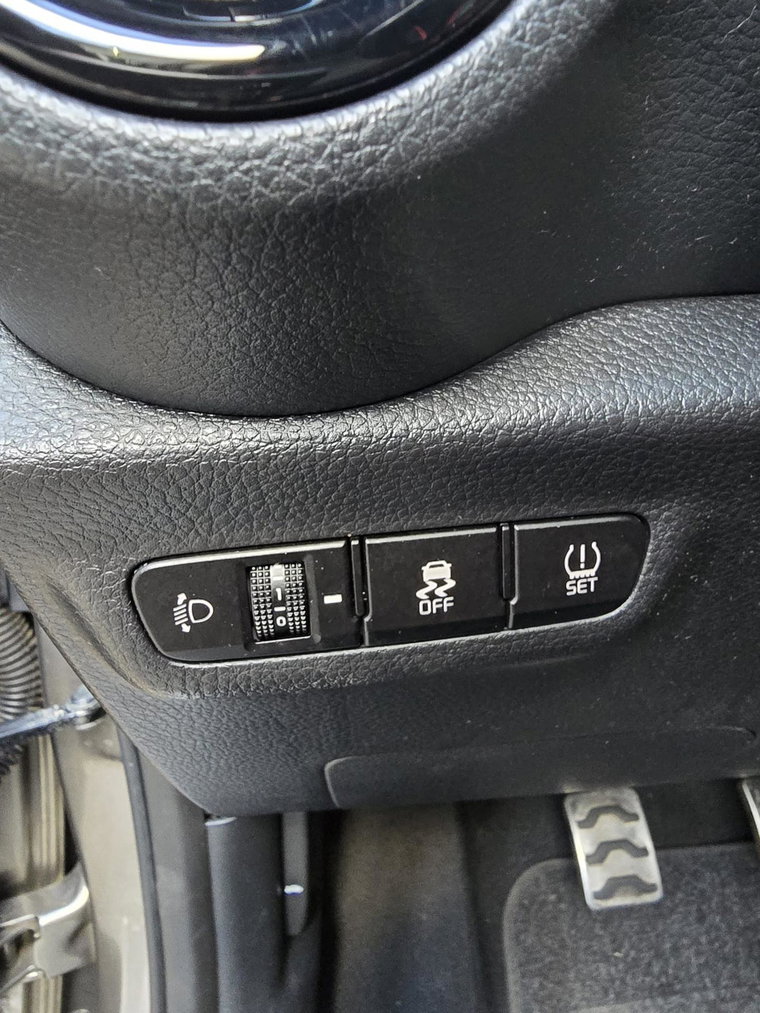 Vehicle Image 33