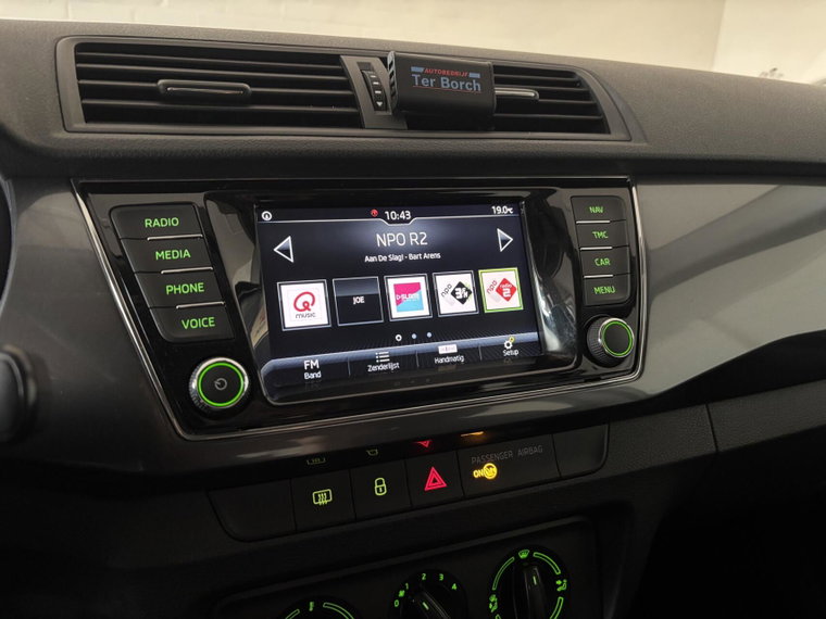 Vehicle Image 19