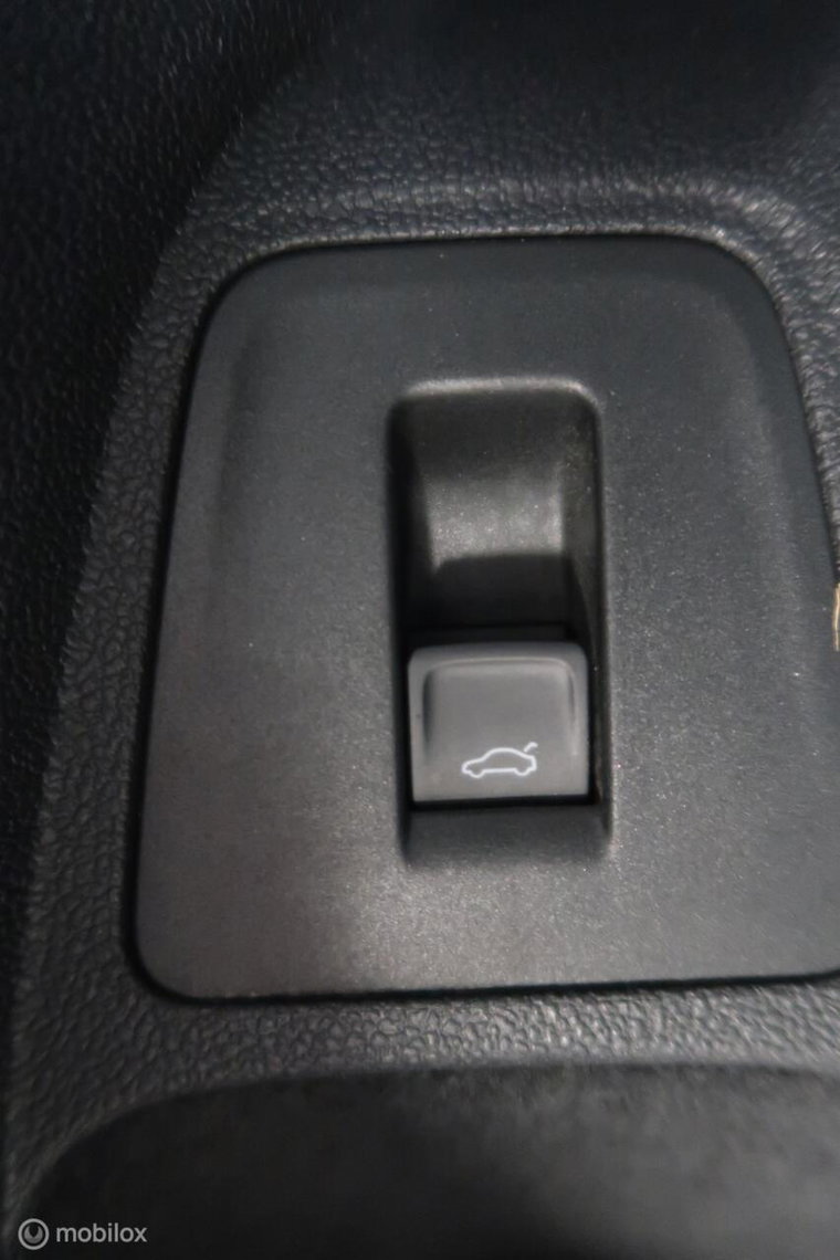 Vehicle Image 39