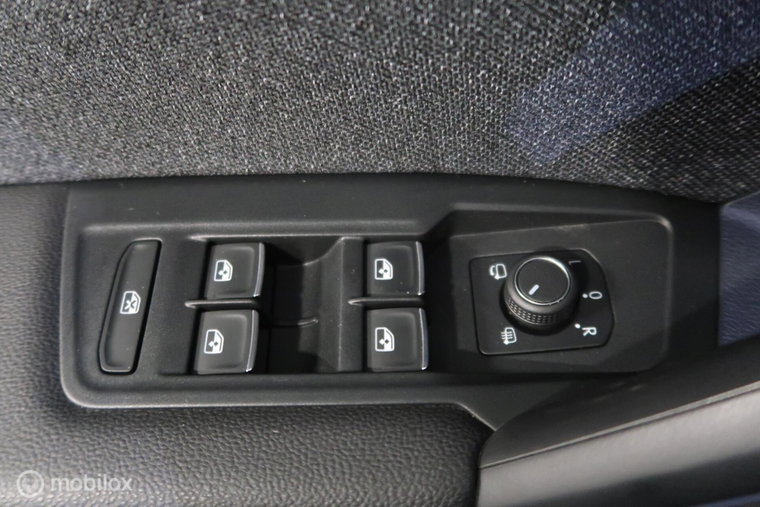 Vehicle Image 42