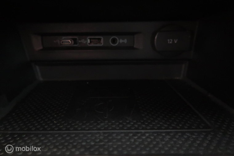 Vehicle Image 46