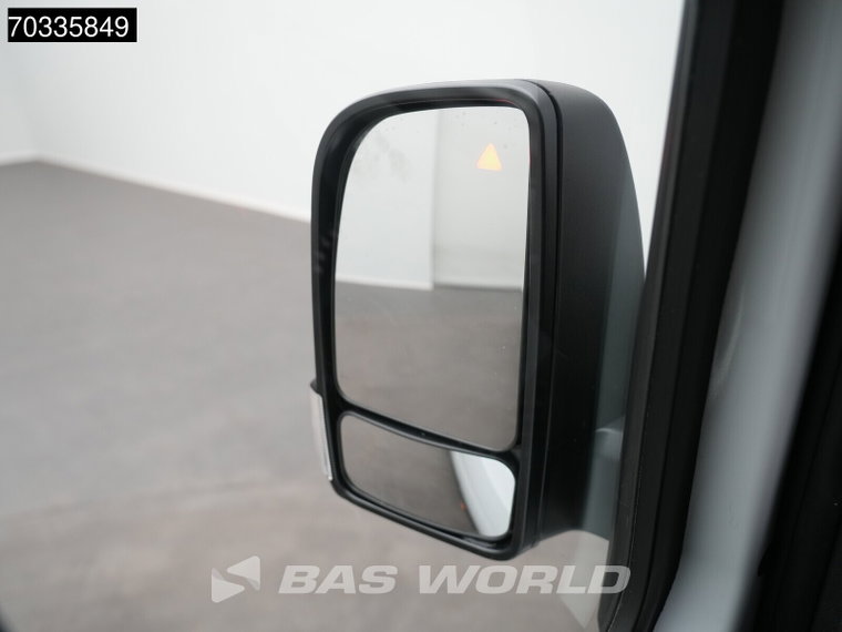 Vehicle Image 39
