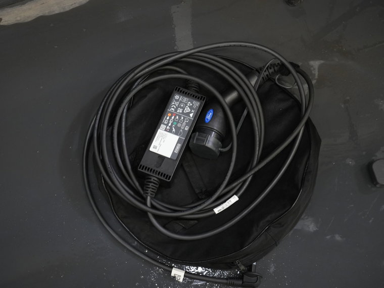 Vehicle Image 35