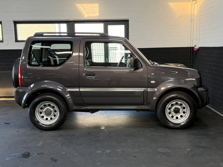 Vehicle Image 16