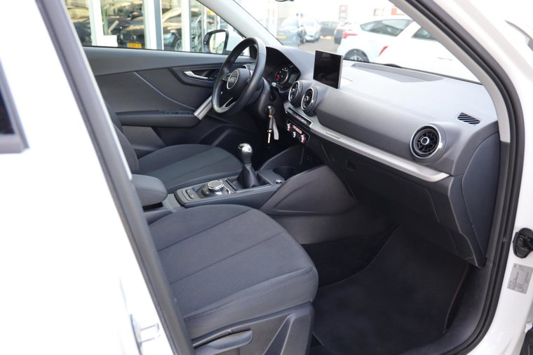 Vehicle Image 18